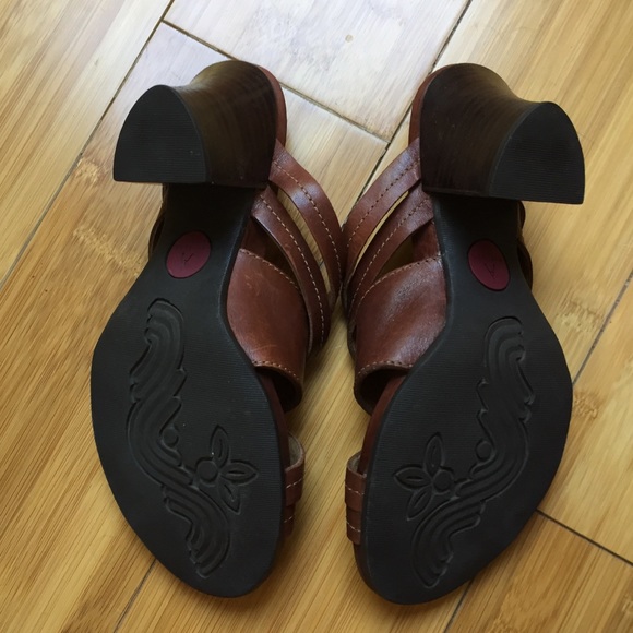 Clarks artesian collection leather heeled sandals - Picture 5 of 8